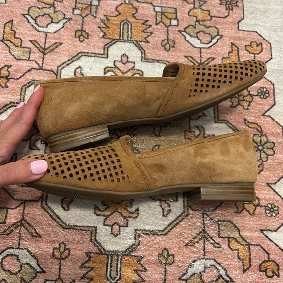 ✨ Crown Vintage ✨ Penelope Brown Suede Leather Perforated Flats Loafers Size 6.5 - Picture 8 of 12